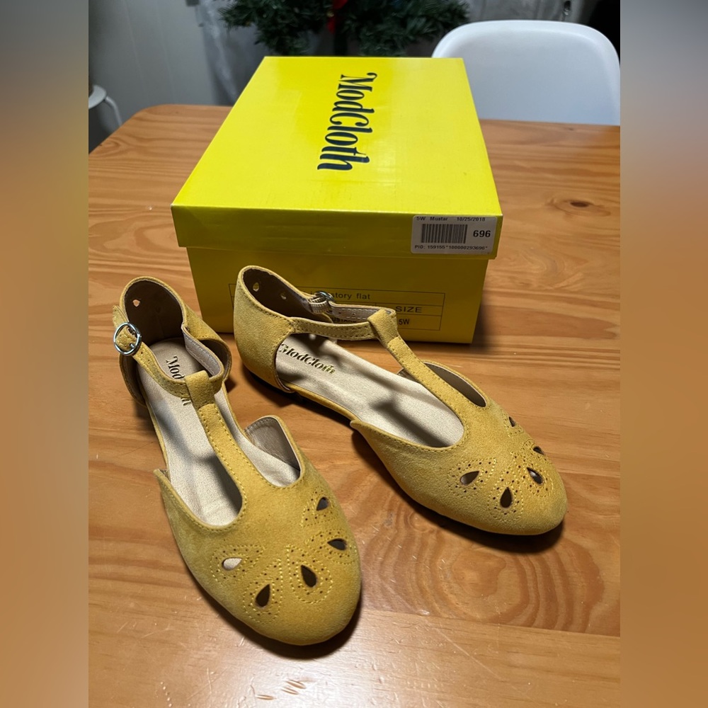ModCloth Mustard Yellow T-Strap Flats